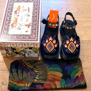 New Farm Rio embroidered sandals